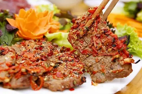 BÒ NƯỚNG MUỐI ỚT (Phần)